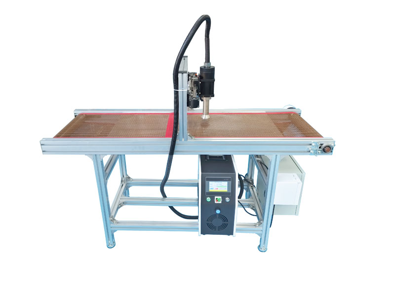 Assembly line plasma surface treatment machine